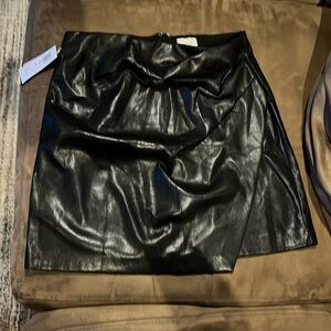 NWT black Wilfred Angie skirt. Size 8.